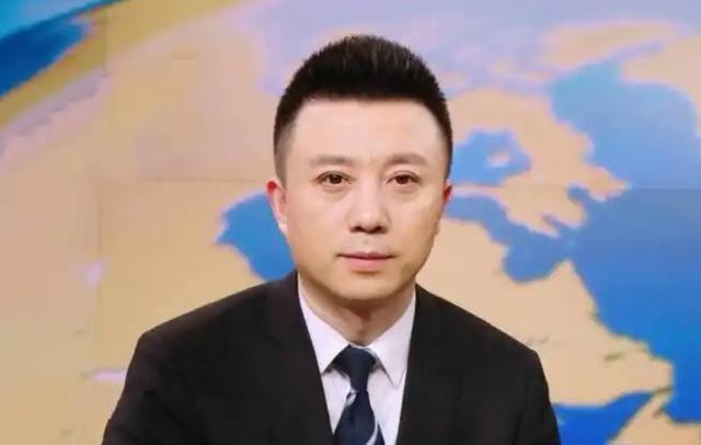 离开东方卫视9年，央视主播潘涛回上海，54岁官宣新身份可喜可贺