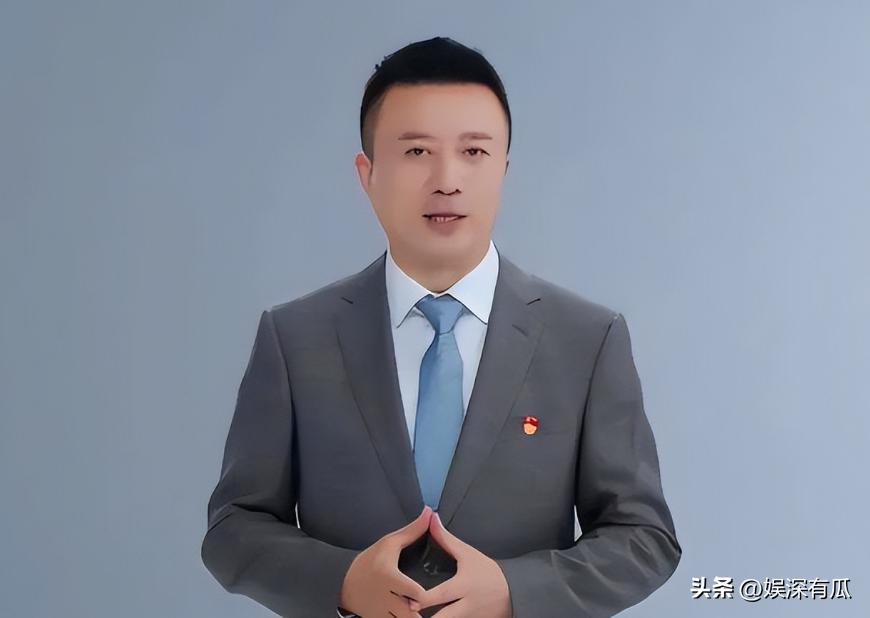 离开东方卫视9年，央视主播潘涛回上海，54岁官宣新身份可喜可贺