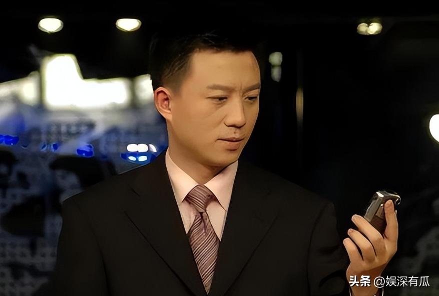 离开东方卫视9年，央视主播潘涛回上海，54岁官宣新身份可喜可贺