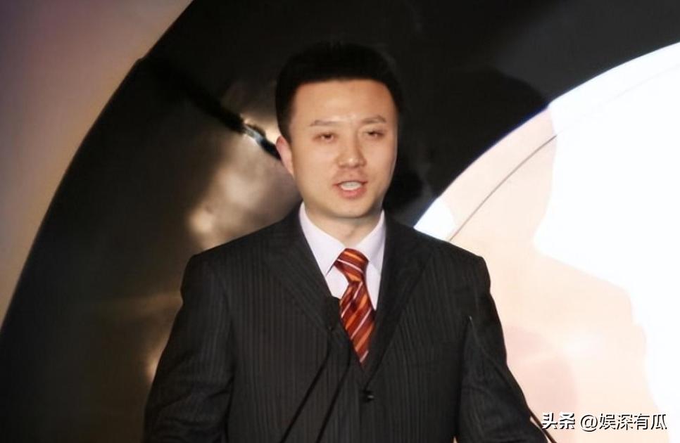 离开东方卫视9年，央视主播潘涛回上海，54岁官宣新身份可喜可贺