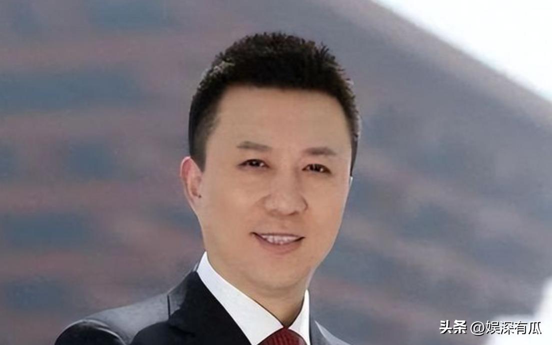 离开东方卫视9年，央视主播潘涛回上海，54岁官宣新身份可喜可贺