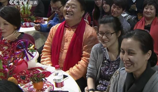 春晚最牛“钉子户”，笑坐春晚观众席19年，网友：年年都有他