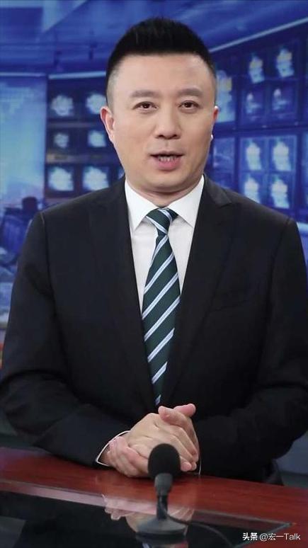 离开东方卫视9年，央视主播潘涛回上海，54岁官宣新身份可喜可贺
