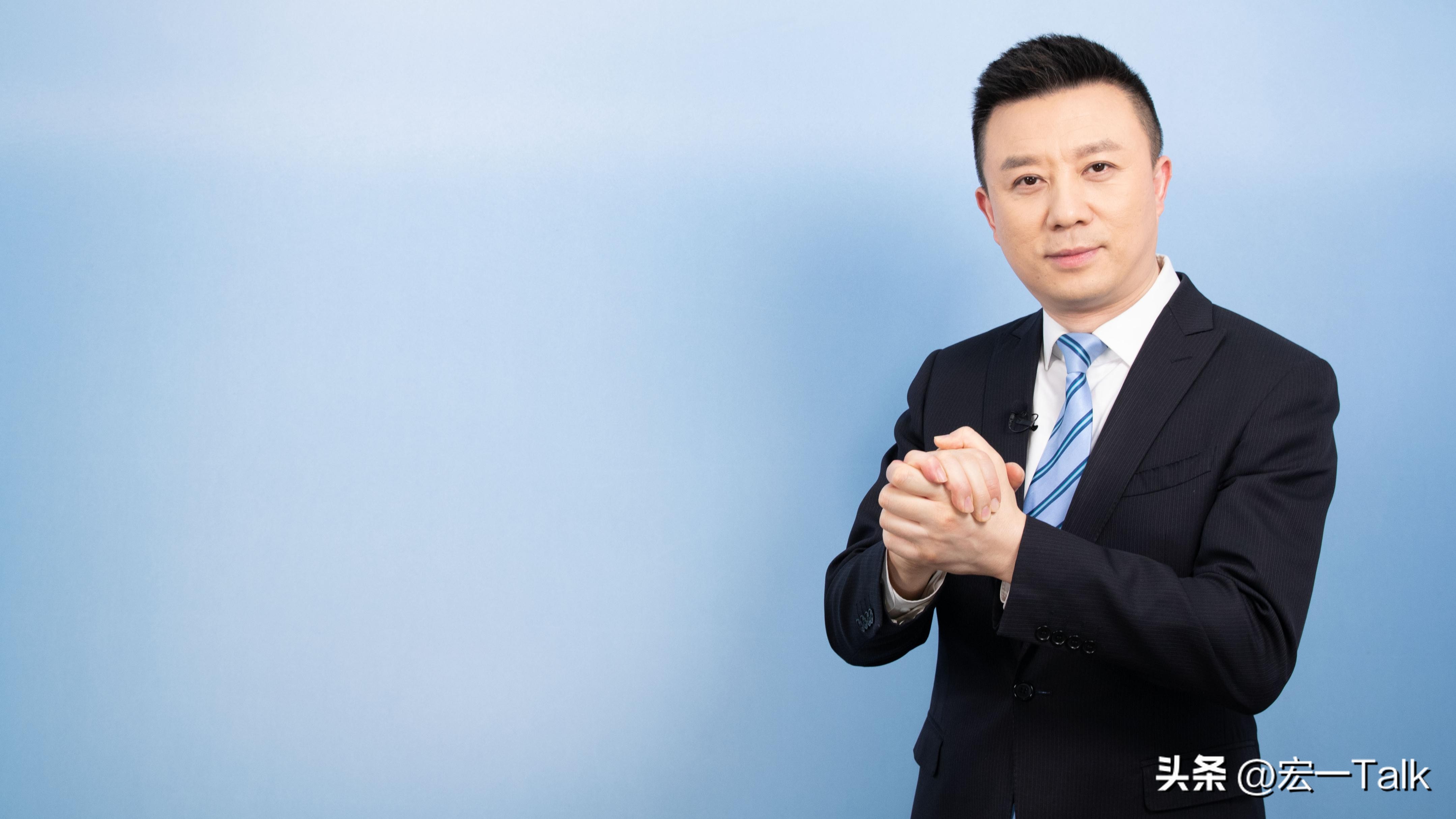 离开东方卫视9年，央视主播潘涛回上海，54岁官宣新身份可喜可贺