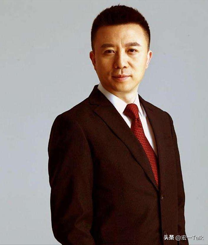 离开东方卫视9年，央视主播潘涛回上海，54岁官宣新身份可喜可贺