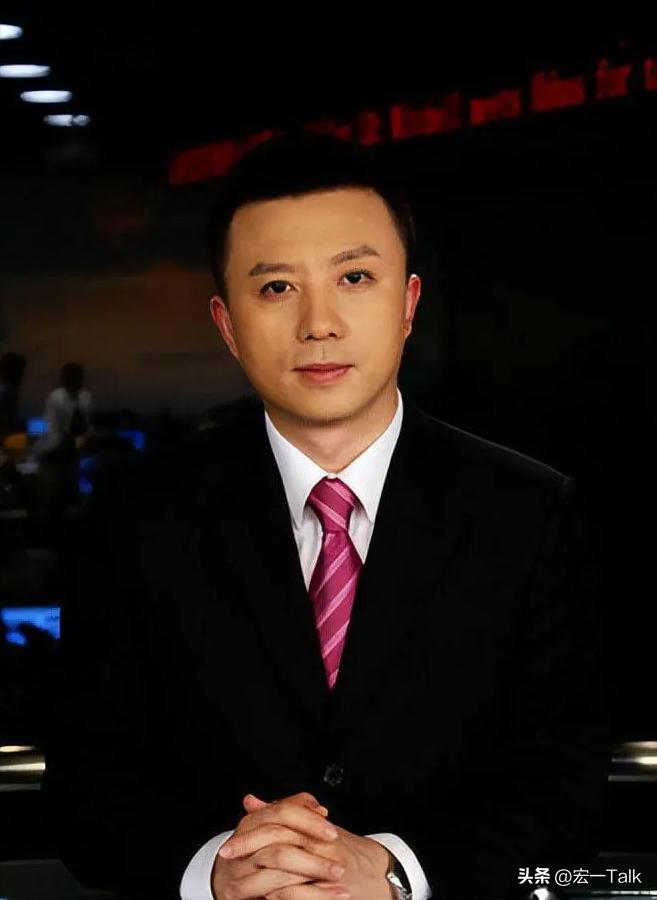 离开东方卫视9年，央视主播潘涛回上海，54岁官宣新身份可喜可贺