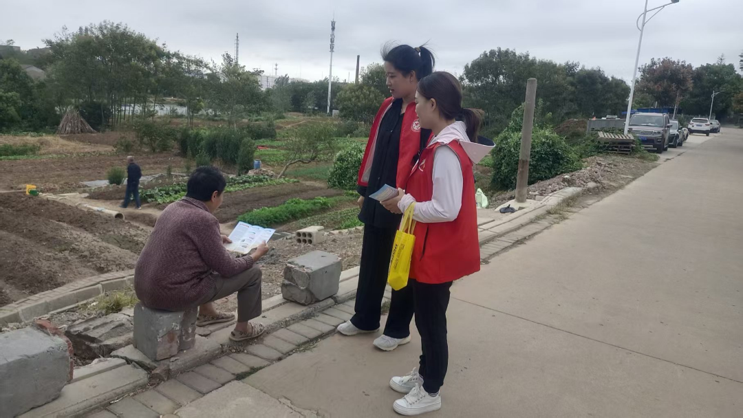 荆门市白庙街道江山社区开展清扫焕新颜，共建洁净宜居家园