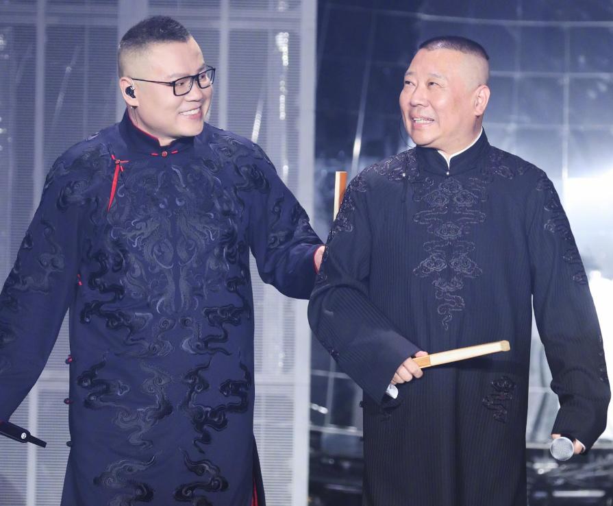 如今在演唱会舞台上痛哭的岳云鹏，彻底撕下德云社最后的“体面”