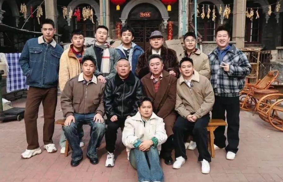 如今在演唱会舞台上痛哭的岳云鹏，彻底撕下德云社最后的“体面”