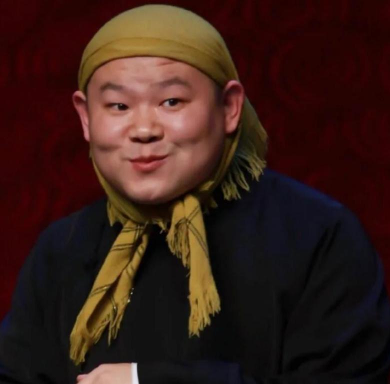 如今在演唱会舞台上痛哭的岳云鹏，彻底撕下德云社最后的“体面”