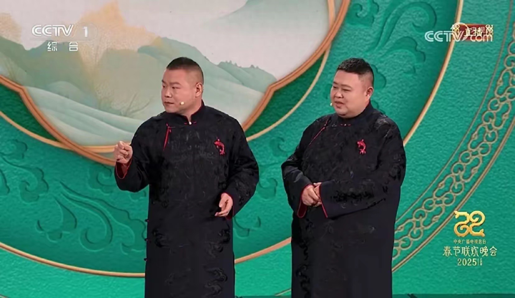岳云鹏请全家22人看电影，两个外甥拜在德云社门下，亲弟弟首露面