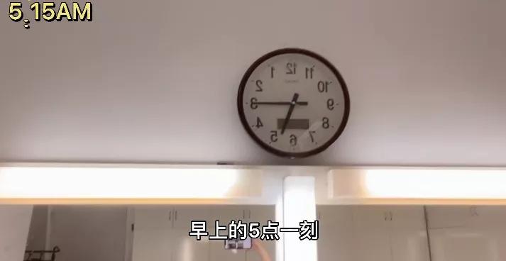 央视的主持人，表面如明星般光鲜亮丽，背后也都有大家看不到的辛苦
