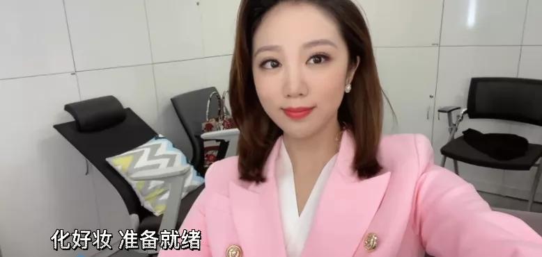 央视的主持人，表面如明星般光鲜亮丽，背后也都有大家看不到的辛苦