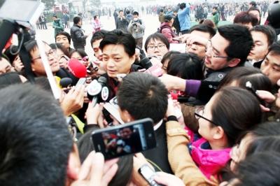 崔永元自费百万拍纪录片 呼吁地方严管转基因作物