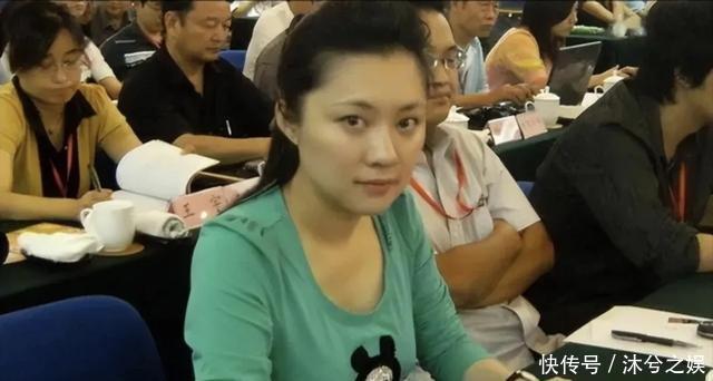 她是央视最穷酸主持人，22年没涨工资，43岁才够首付买房至今未婚
