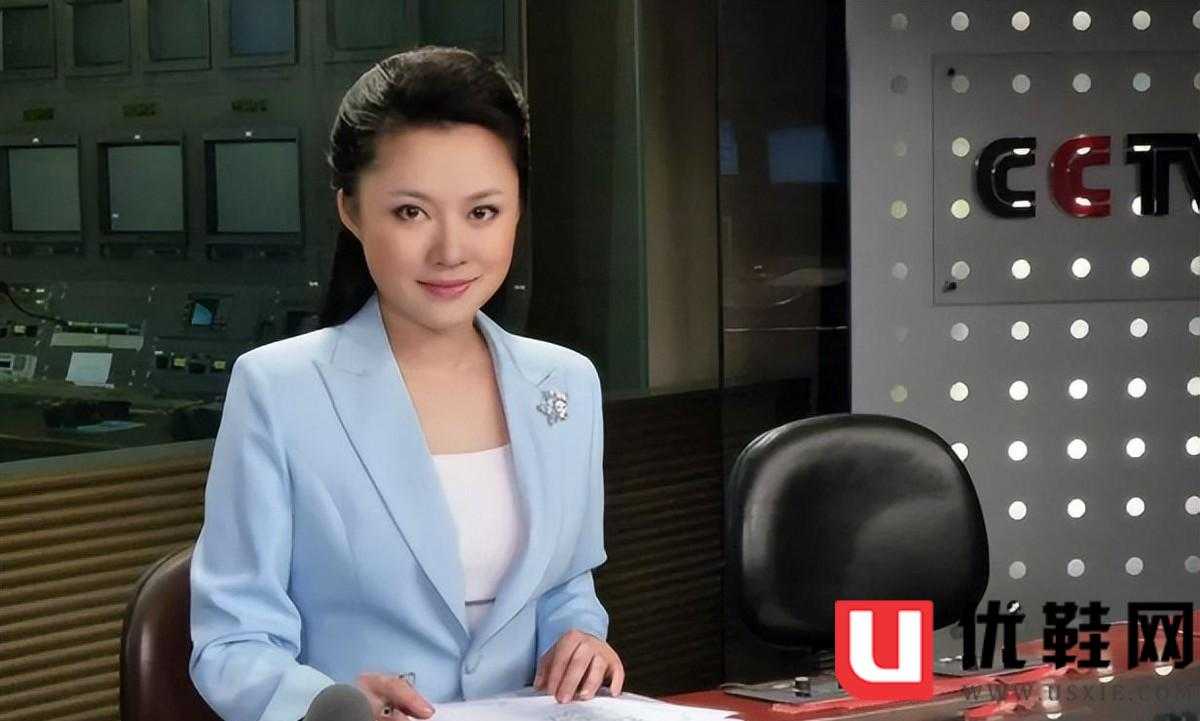 央视主持人紫凝：贷款买车，43岁依旧单身，风光背后是辛酸