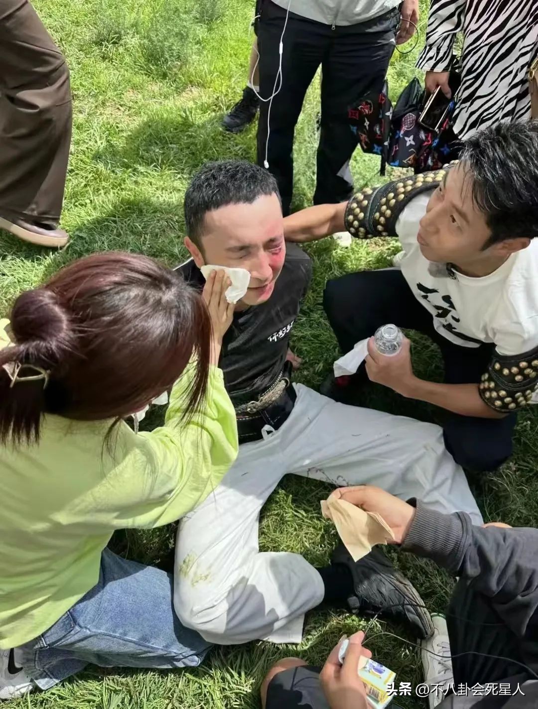 央视主持大洗牌：多位美女主持出走，新人被力捧，一哥地位不动摇