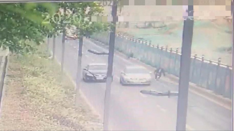 小车堵路单车碰瓷最高索5千，3嫌犯“套路”作案8宗深圳落网