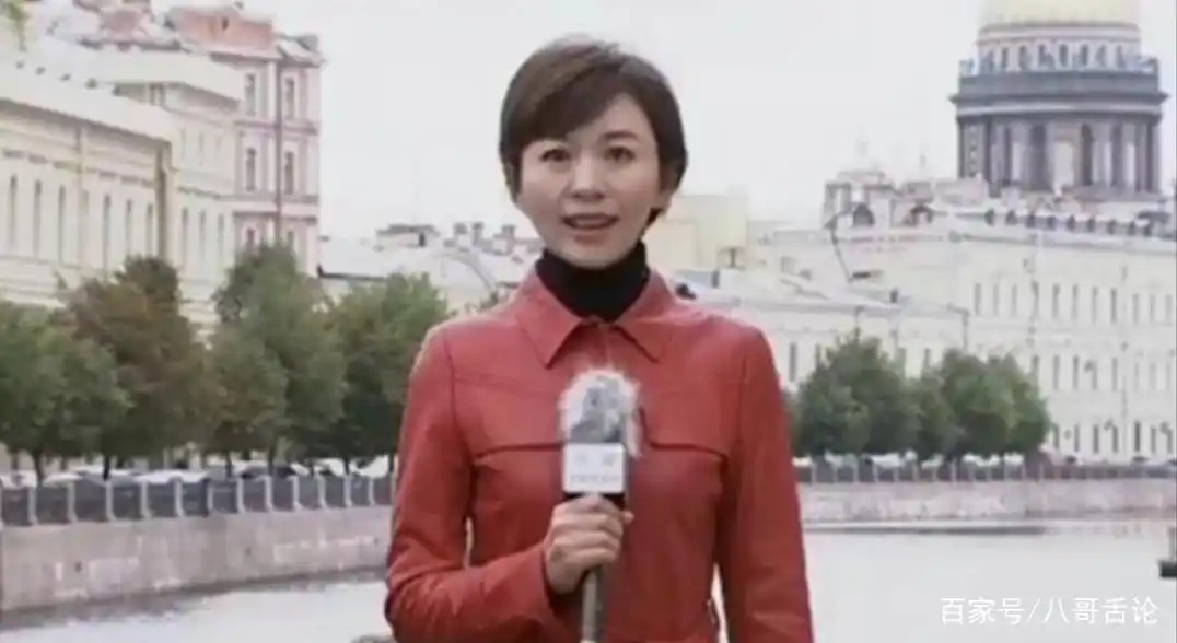 央视主持人欧阳夏丹在桂林主持仪式时模样大变
