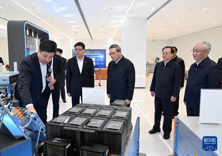 李强在中国电信中国联通中国移动所属企业调研时强调　加力推进前沿新兴领域科技创新　更好培育新质生产力推动高质量发展