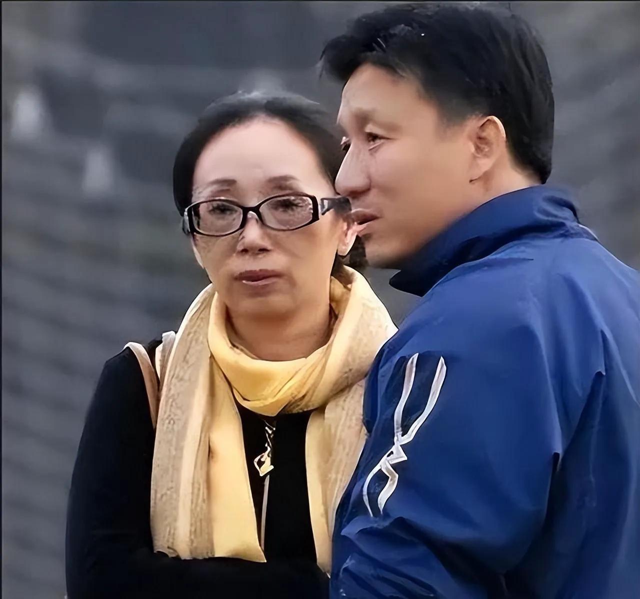 黑龙江女首富豪奢生活后：丈夫不堪挥霍，净身出户只取100万英镑