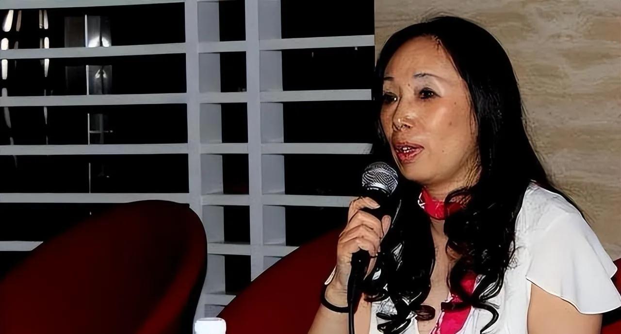 黑龙江女首富豪奢生活后：丈夫不堪挥霍，净身出户只取100万英镑