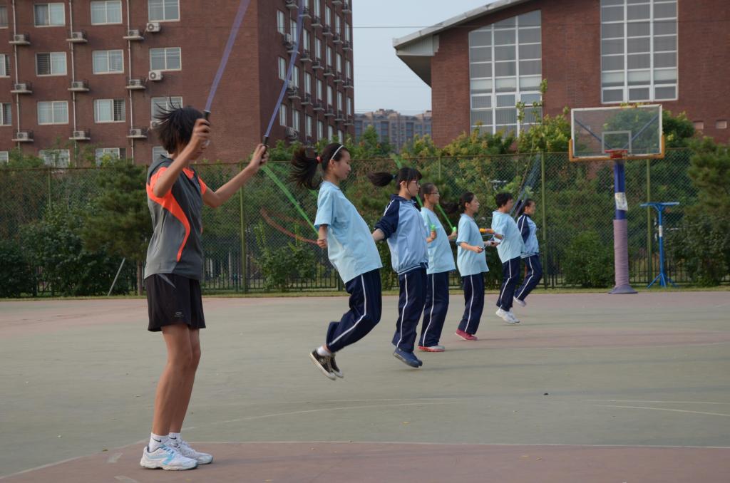 【中学生体育节系列报道】初一、初二举行跳绳比赛