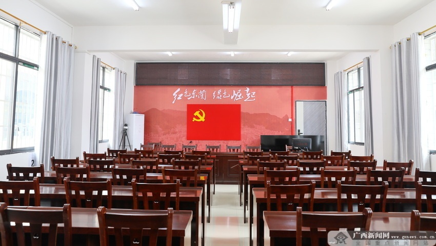 东兰全面提升村级组织活动场所规范化建设