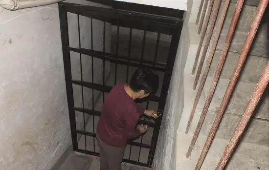 回顾：洛阳地牢囚禁性奴案，男子关押6女做后宫，为争宠还相互残杀