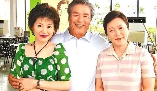 娶了“6个老婆”，每人每月7万零花钱，71岁又娶第七房小娇妻