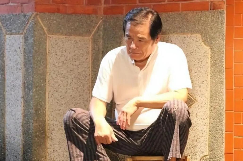 “6个老婆”同住一屋，每人每月7万零花钱，71岁又娶第七房小娇妻