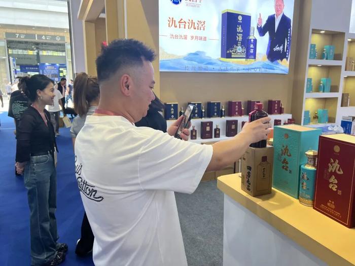 好热闹！遵义产区白酒亮相酒博会