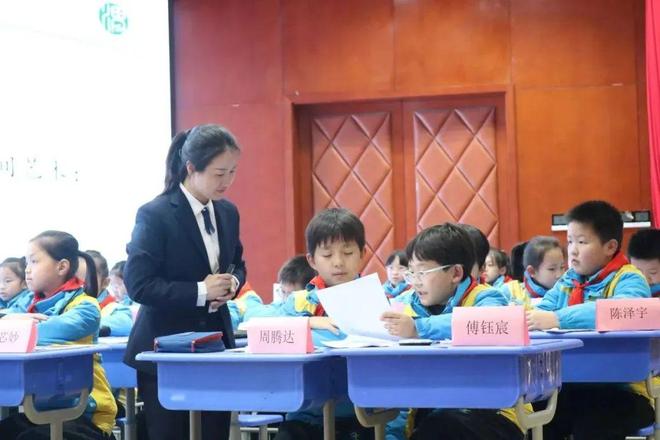 陕西省中小学思政课一体化教研活动在西安市车辆中学成功举办