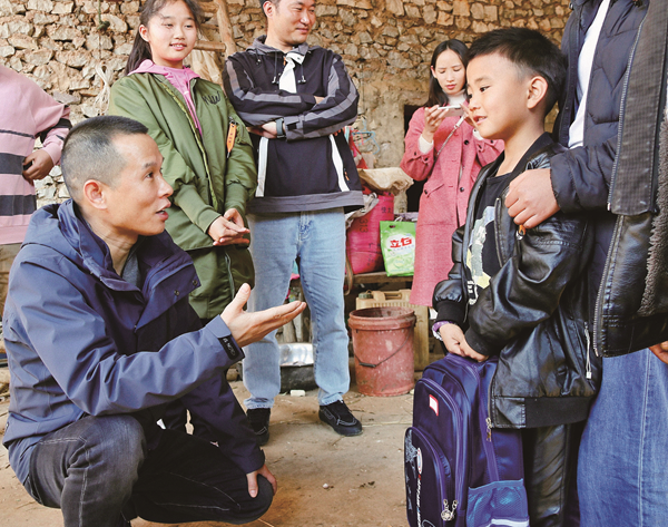 “在我这,一个都不能少!”全国政协委员李孝轩26年扎根云南怒江州深山办教育