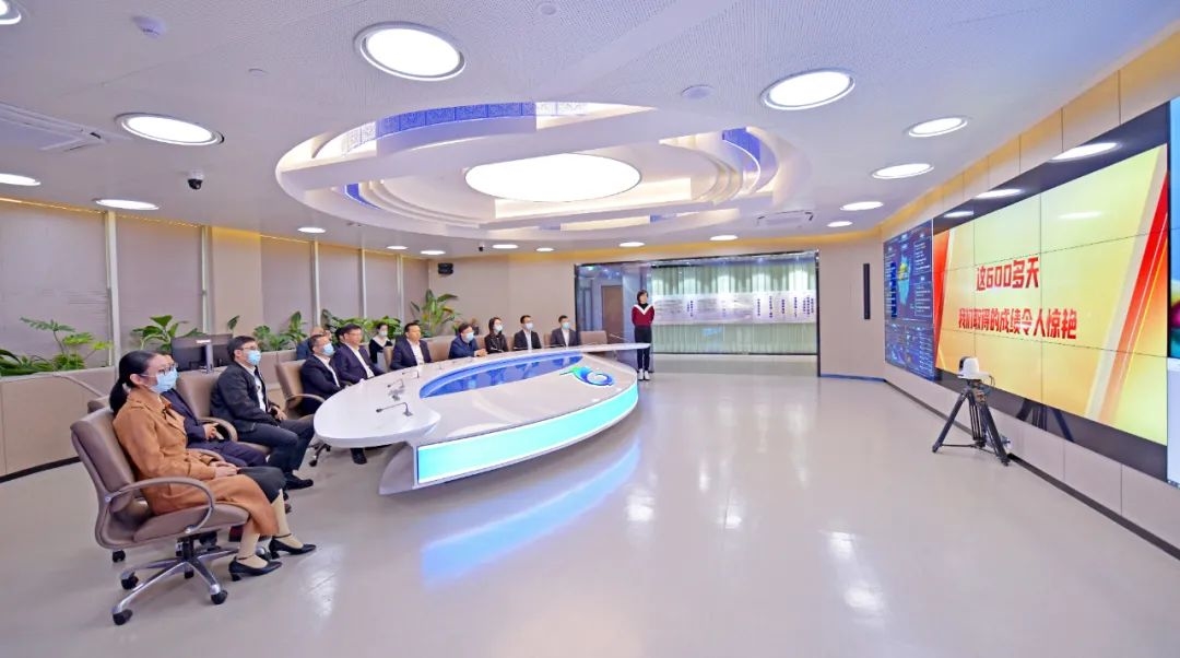 龙港市委书记郑建忠看望慰问优秀新闻工作者
