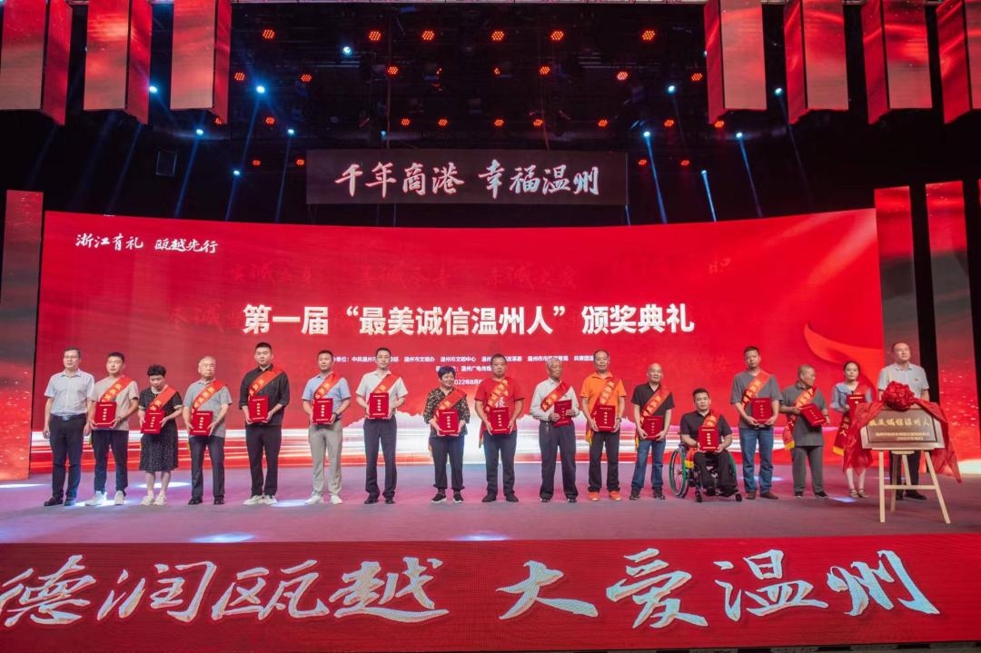 今天，掌声献给最美的TA们！