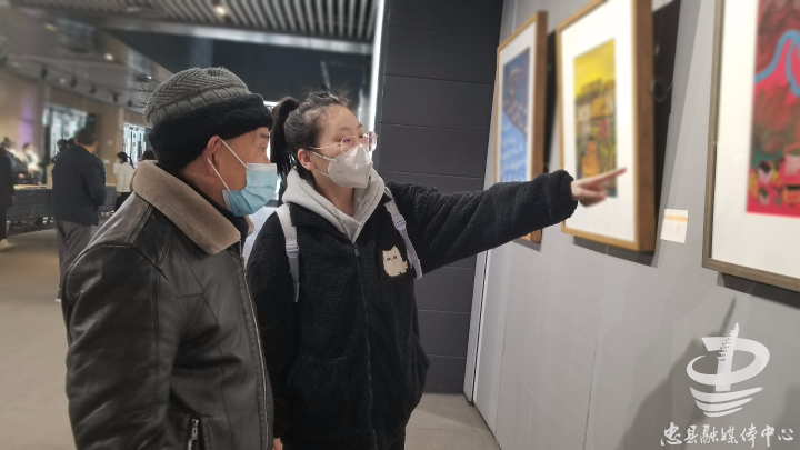 邀你共赏画展！忠县100件磨子土家族乡农民画作品亮相主城区