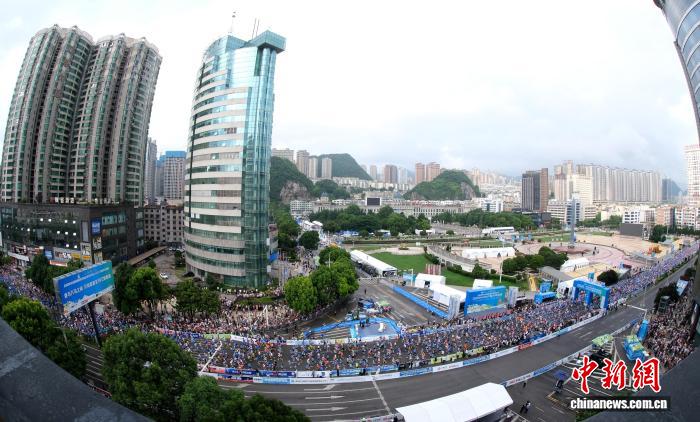 海内外3.2万人三伏天“中国凉都”跑马！“赛季”迎来避暑旅游热