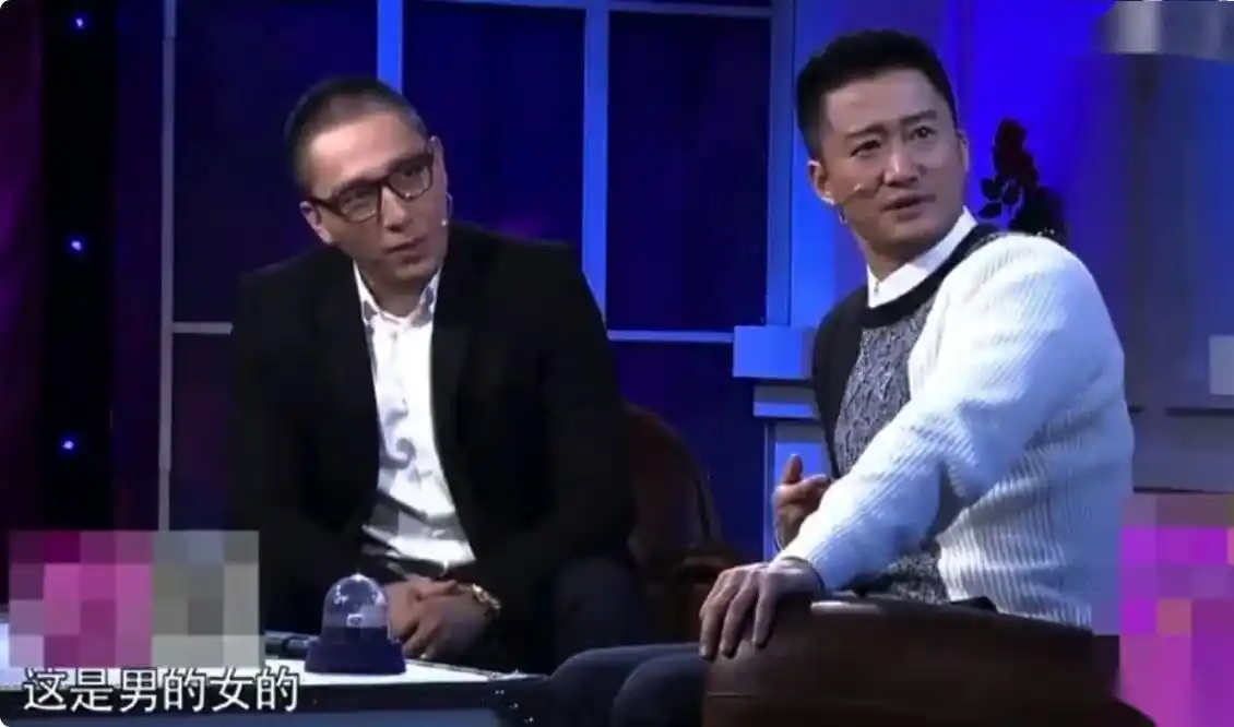 50岁吴京“生图”太辣眼！网友：能不能仪态管理一下