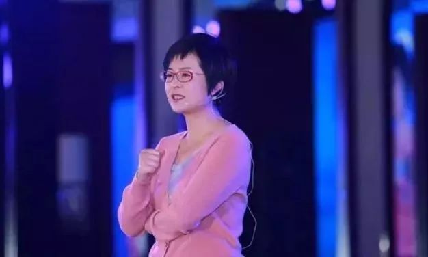 看了张泉灵的演讲，我终于明白这个女人大脑到底多厉害了