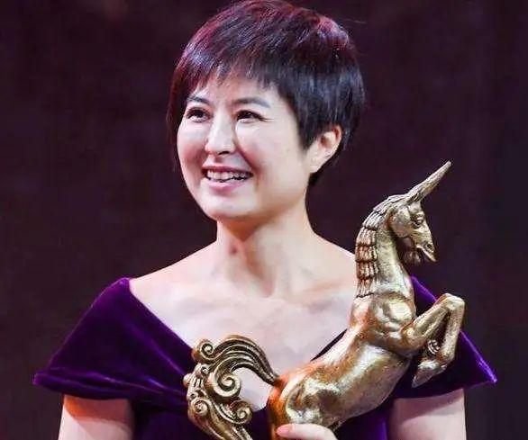 狠人张泉灵：北大学霸，央视记者，还报道阿富汗战争、非典、地震