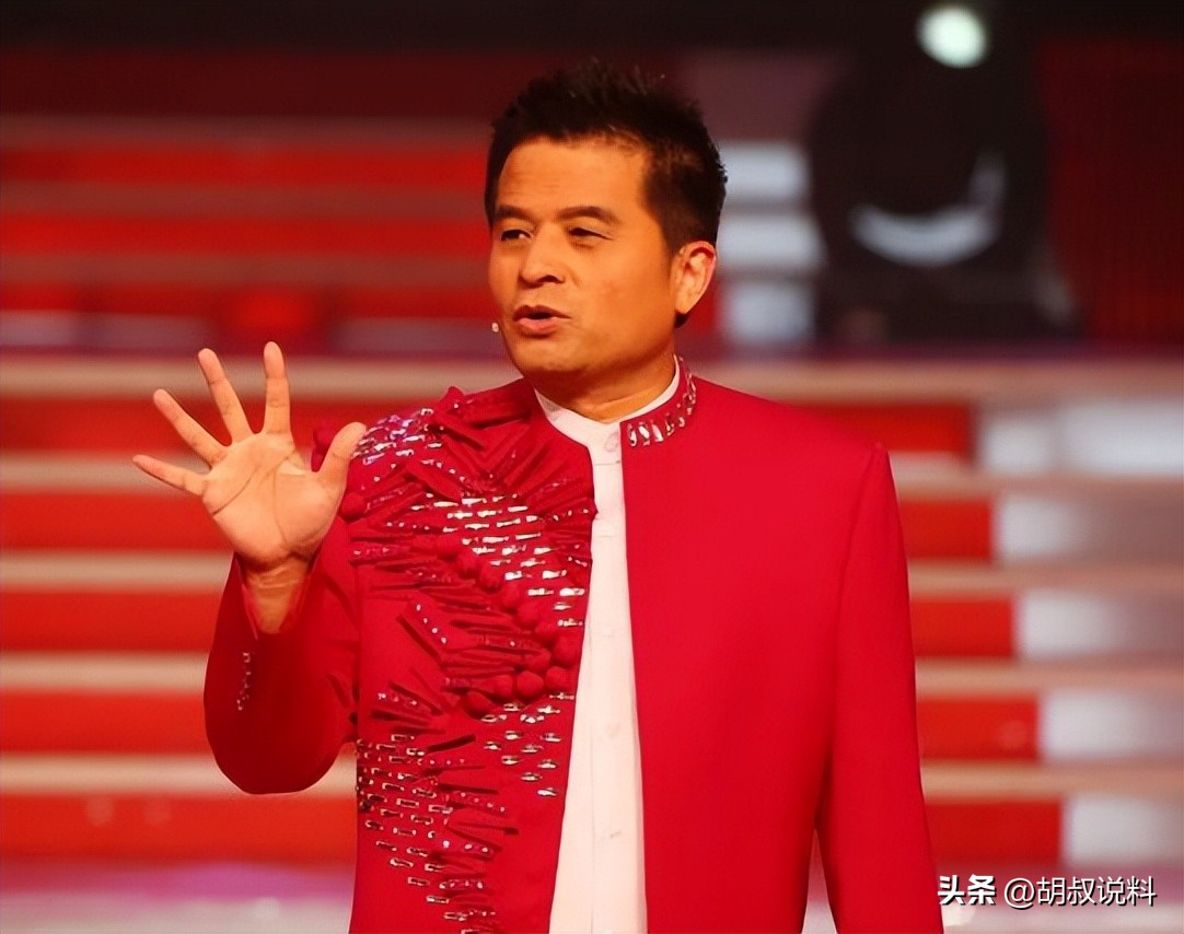 事实证明，“消失”8年的毕福剑，已经走上了一条不归路