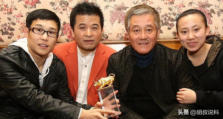 事实证明，“消失”8年的毕福剑，已经走上了一条不归路