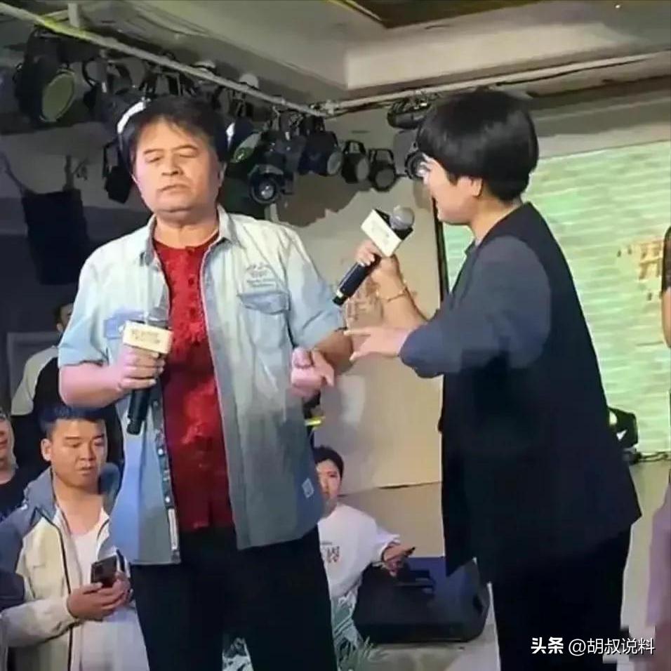 事实证明，“消失”8年的毕福剑，已经走上了一条不归路