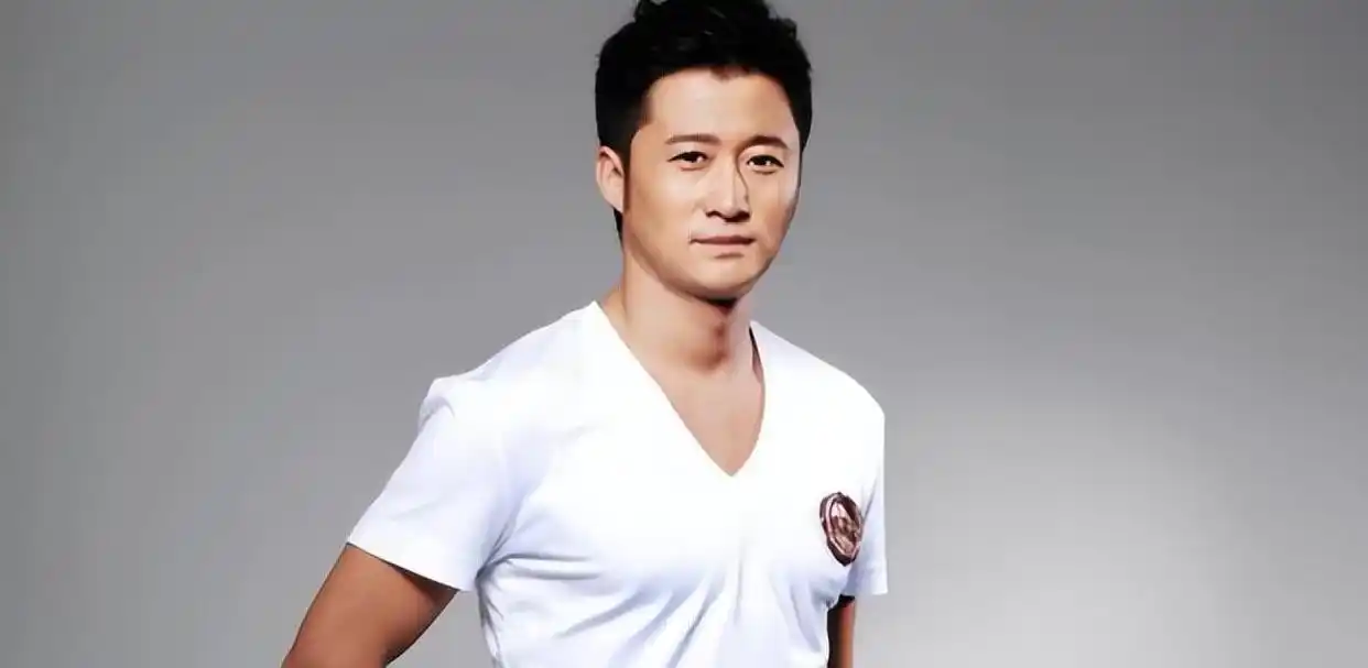 吴京近况引发热议！脸上皱纹明显太沧桑，网友：战狼也老了？