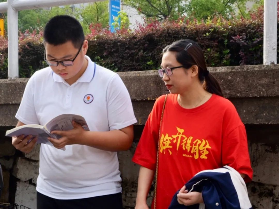 加油，7000多名追梦少年！2025中考首日现场直击