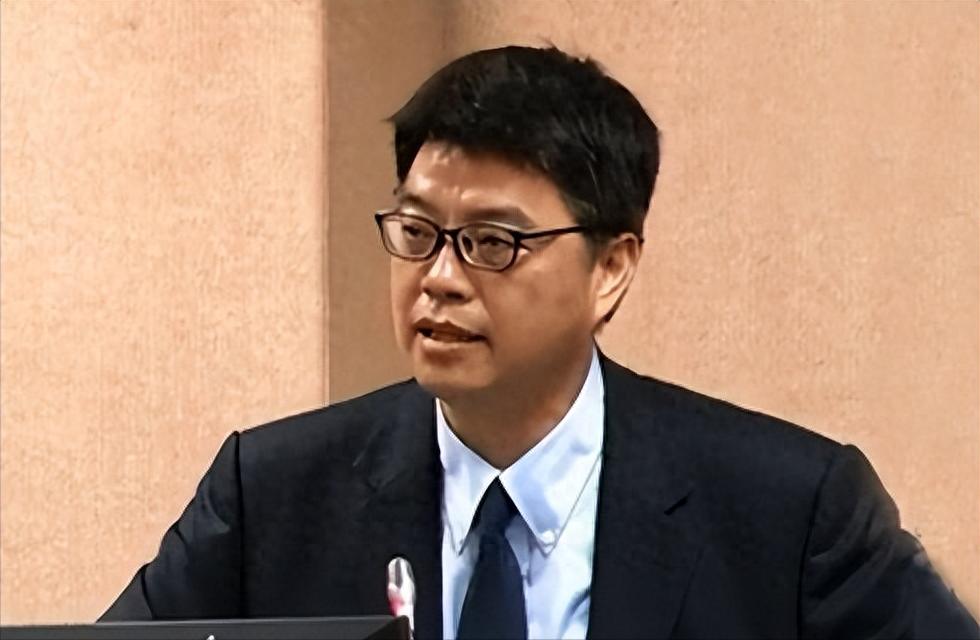 “美国在台协会”鼓噪“台湾地位未定”，国民党保持沉默，马英九阵营痛批，岛内上街抗议