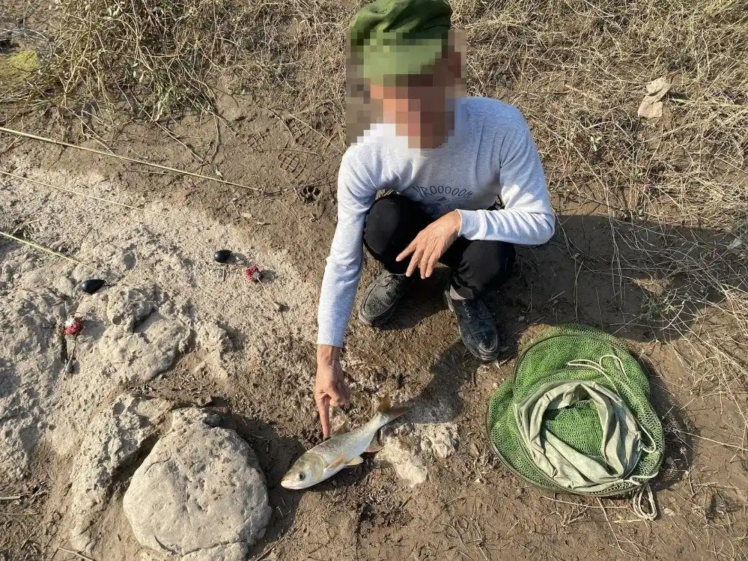 用这东西钓鱼，达州三人被刑事拘留！