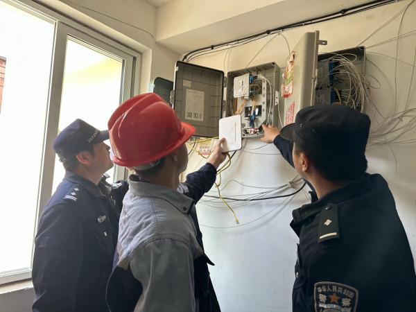 拆解电信诈骗：从洗脑开始，如何一步步掏空你的钱袋