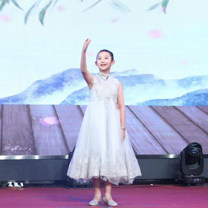 超实用的“小记者”采访技巧，快给孩子收藏起来！